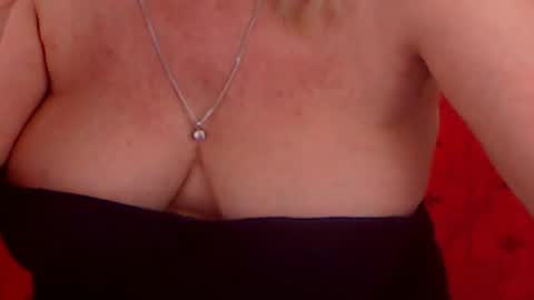 Snapshot of experiencedalana chatting on 01.25.25 Alana online show from 01.25.25