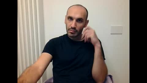 Snapshot of extr0 chatting on 11.11.25 Extro online show from 11.11.25