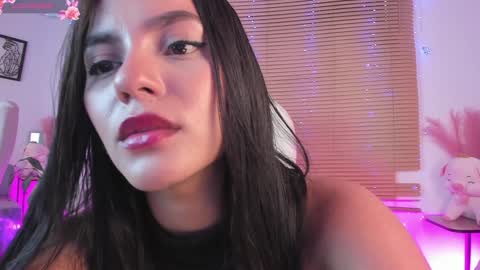 Snapshot of eyleen_lee_ chatting on 01.10.25 Eyleen online show from 01.10.25