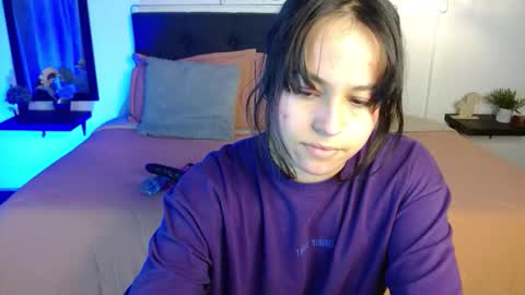 eymmy_24 online show from 09.18.25