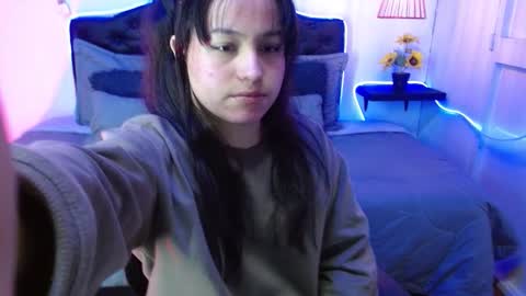 eymmy_24 online show from 09.22.25