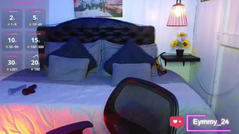 eymmy_24 online show from 10.17.25