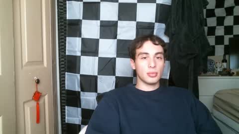 Ezra Naamah online show from 01.26.25