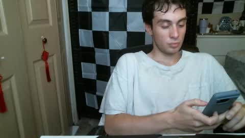 Ezra Naamah online show from 02.10.25