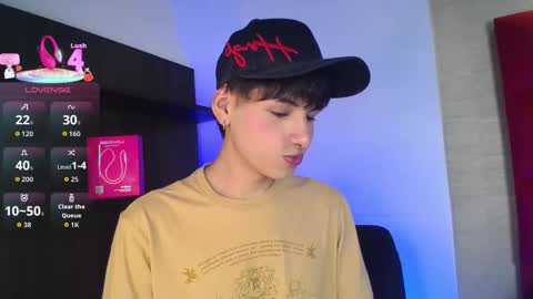 Snapshot of ezra_storm chatting on 09.14.25 Juan online show from 09.14.25