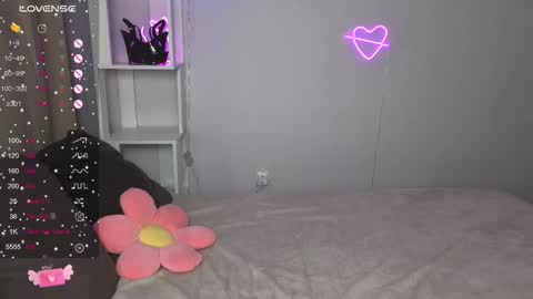 Snapshot of fairy_m00n chatting on 10.14.25 Kate online show from 10.14.25