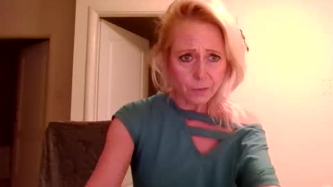 Snapshot of fairy_nightmare chatting on 11.04.25 Fairy NightMary online show from 11.04.25