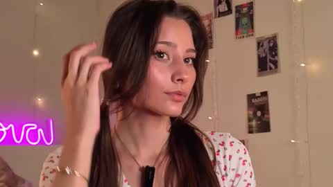 Snapshot of falinecrosthwaite chatting on 09.20.25 Kaori online show from 09.20.25