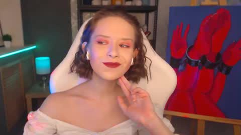 Snapshot of fascinating___eyes chatting on 12.19.24 Fascinating   Eyes online show from 12.19.24