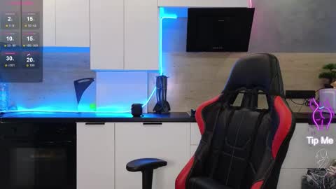 Snapshot of faudenie chatting on 09.17.25 Veta online show from 09.17.25