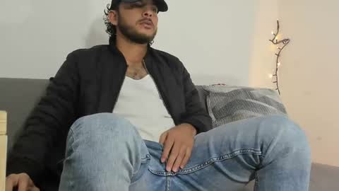 Snapshot of favid95 chatting on 01.12.25 favid95 online show from 01.12.25