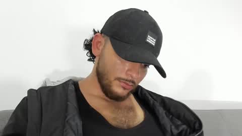 Snapshot of favid95 chatting on 02.06.25 favid95 online show from 02.06.25