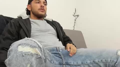 Snapshot of favid95 chatting on 02.13.25 favid95 online show from 02.13.25
