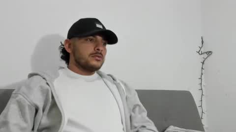 Snapshot of favid95 chatting on 02.28.25 favid95 online show from 02.28.25
