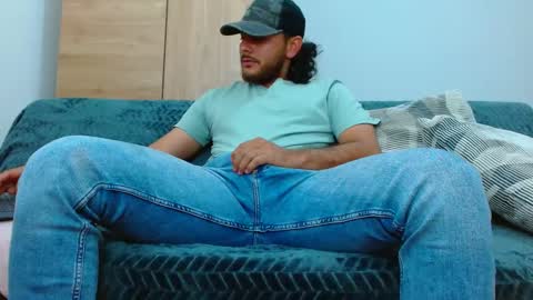 Snapshot of favid95 chatting on 09.18.25 favid95 online show from 09.18.25
