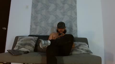 Snapshot of favid95 chatting on 10.06.25 favid95 online show from 10.06.25