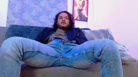 Snapshot of favid95 chatting on 10.11.25 favid95 online show from 10.11.25