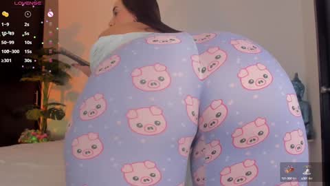 Snapshot of fay_miller2 chatting on 12.16.24 welcome to my world  online show from 12.16.24