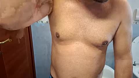 Snapshot of fede2985 chatting on 12.26.24 Fede online show from 12.26.24