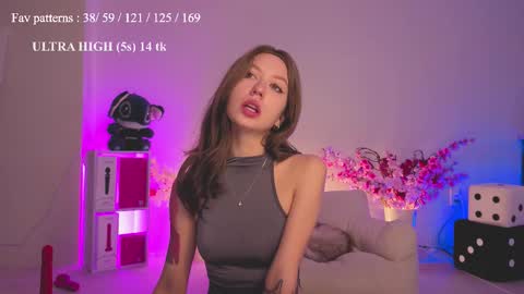 Snapshot of feelbetterwithme chatting on 10.18.25 Princess Kate HOT ANAL VID ON FANSLY Help me reach 100 likes online show from 10.18.25