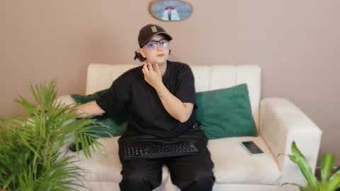 Snapshot of feelina_firesoul chatting on 09.19.25 Feelena online show from 09.19.25