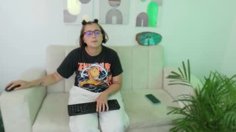 Snapshot of feelina_firesoul chatting on 10.07.25 Feelena online show from 10.07.25