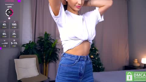 Snapshot of felissiany chatting on 12.28.24 Hello im Nova online show from 12.28.24