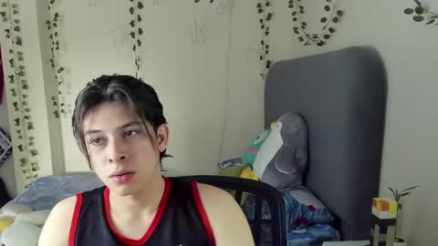Snapshot of felix_leex chatting on 12.30.24 Felix leex online show from 12.30.24