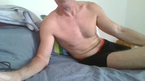 Snapshot of fergi1999 chatting on 10.11.25 fergi1999 online show from 10.11.25