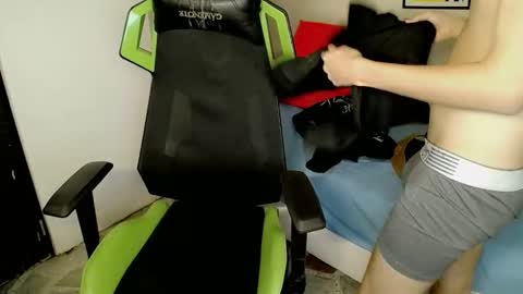 Snapshot of fernan_flow chatting on 12.02.25 FERNANDO online show from 12.02.25