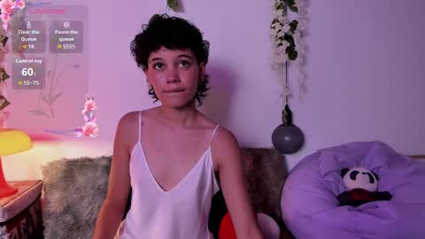 Snapshot of fernanda_indie chatting on 09.08.25 F E R N A N D A online show from 09.08.25