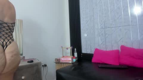 Snapshot of fernandaclar chatting on 10.09.25 Fernandaclar online show from 10.09.25