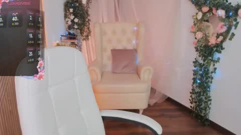 Snapshot of ferry_tail chatting on 12.18.24 ferry_tail online show from 12.18.24