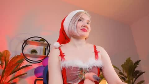 Snapshot of fetishrey chatting on 12.24.24 Rey online show from 12.24.24