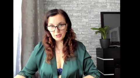Snapshot of fey_bb chatting on 01.28.25 Milana online show from 01.28.25