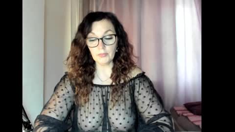 Snapshot of fey_bb chatting on 02.11.25 Milana online show from 02.11.25