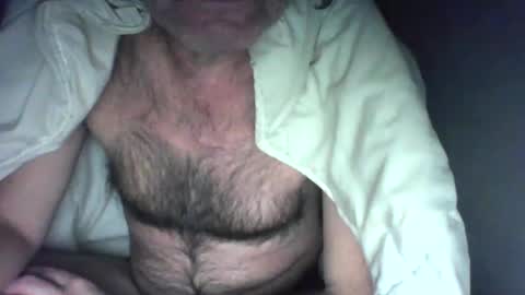 Snapshot of feyo123 chatting on 12.20.24 Beachmancan online show from 12.20.24