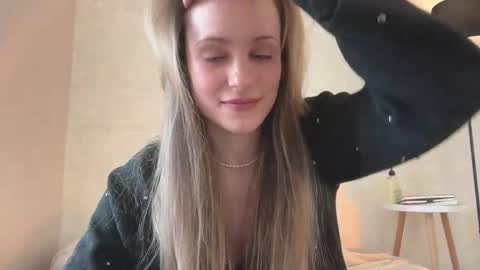 Lisa online show from 03.12.25