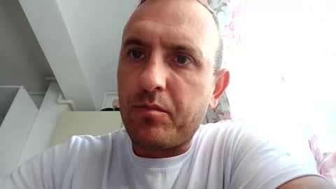 Snapshot of figonik chatting on 09.19.25 Nick online show from 09.19.25