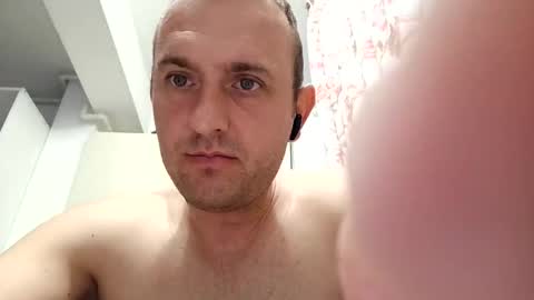 Snapshot of figonik chatting on 10.29.25 Nick online show from 10.29.25