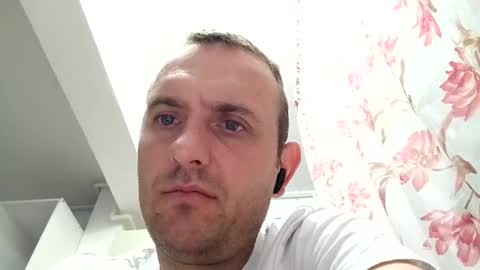 Snapshot of figonik chatting on 10.30.25 Nick online show from 10.30.25