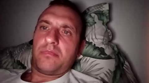 Snapshot of figonik chatting on 11.08.25 Nick online show from 11.08.25