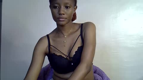 Snapshot of fine_slim chatting on 10.05.25 slimmie online show from 10.05.25