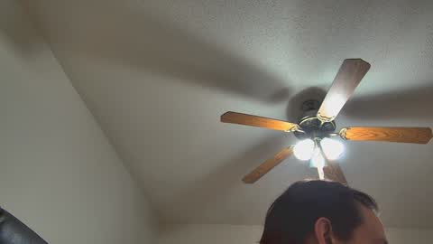 Snapshot of fineazzjohn chatting on 12.14.24 fineazzjohn online show from 12.14.24