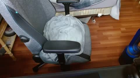 Snapshot of fingerpoppingeachother chatting on 01.04.25 fingerpoppingeachother online show from 01.04.25