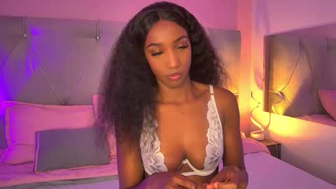 Fiorela Lenin  online show from 10.29.25