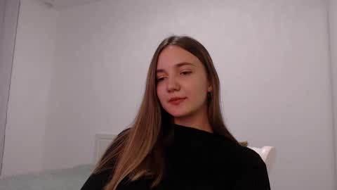 Snapshot of fireflies_fly_ chatting on 09.24.25 fireflies_fly_ online show from 09.24.25