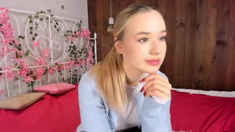 Snapshot of fletahargenrader chatting on 11.14.25 Amina online show from 11.14.25