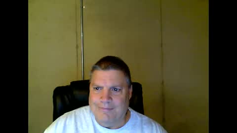 Snapshot of fletch32 chatting on 12.25.24 jd online show from 12.25.24
