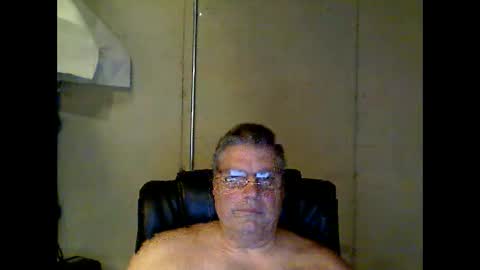 Snapshot of fletch32 chatting on 09.18.25 jd online show from 09.18.25